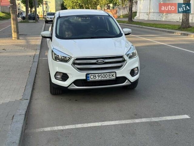 Білий Форд Куга, об'ємом двигуна 1.5 л та пробігом 116 тис. км за 17000 $, фото 1 на Automoto.ua
