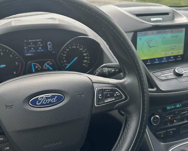 Білий Форд Куга, об'ємом двигуна 1.5 л та пробігом 95 тис. км за 16400 $, фото 12 на Automoto.ua