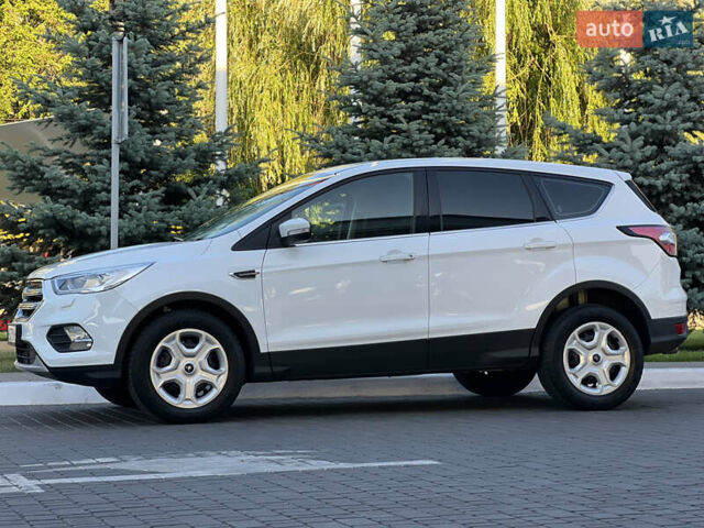 Белый Форд Куга, объемом двигателя 1.5 л и пробегом 92 тыс. км за 17900 $, фото 13 на Automoto.ua