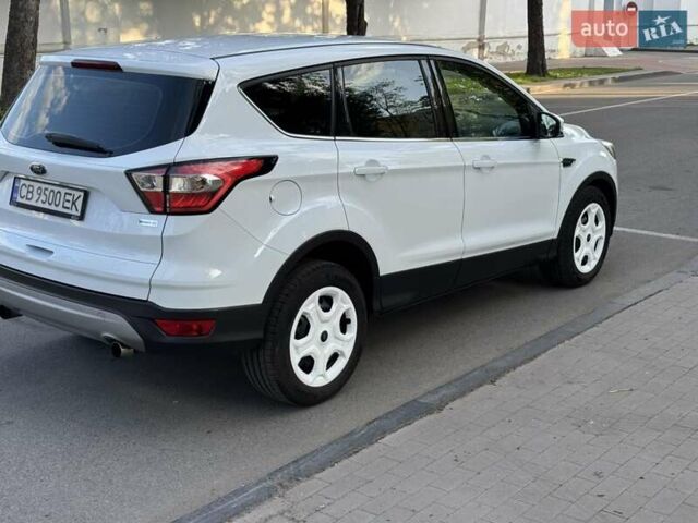 Білий Форд Куга, об'ємом двигуна 1.5 л та пробігом 116 тис. км за 17000 $, фото 19 на Automoto.ua