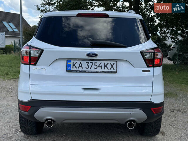 Белый Форд Куга, объемом двигателя 2 л и пробегом 120 тыс. км за 19600 $, фото 10 на Automoto.ua