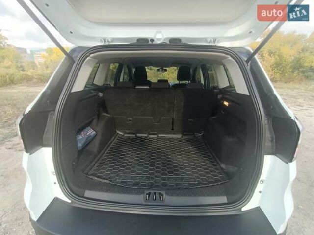 Білий Форд Куга, об'ємом двигуна 1.5 л та пробігом 138 тис. км за 17000 $, фото 13 на Automoto.ua