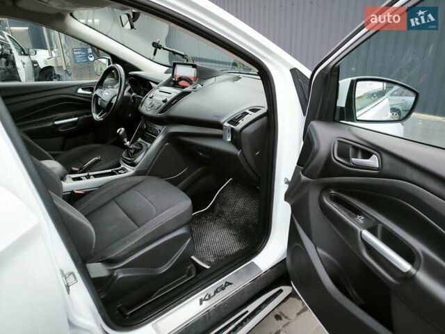 Белый Форд Куга, объемом двигателя 1.5 л и пробегом 180 тыс. км за 14400 $, фото 9 на Automoto.ua