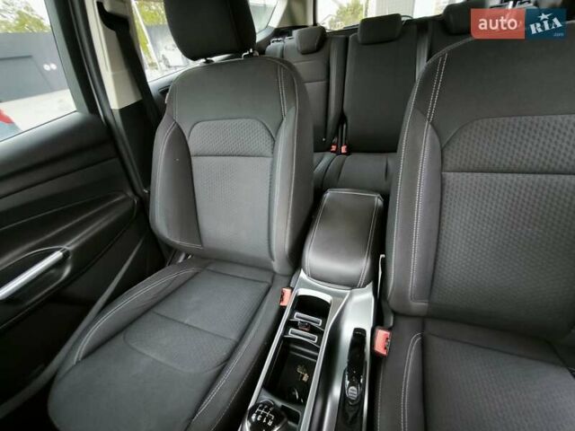 Белый Форд Куга, объемом двигателя 1.5 л и пробегом 180 тыс. км за 14400 $, фото 23 на Automoto.ua