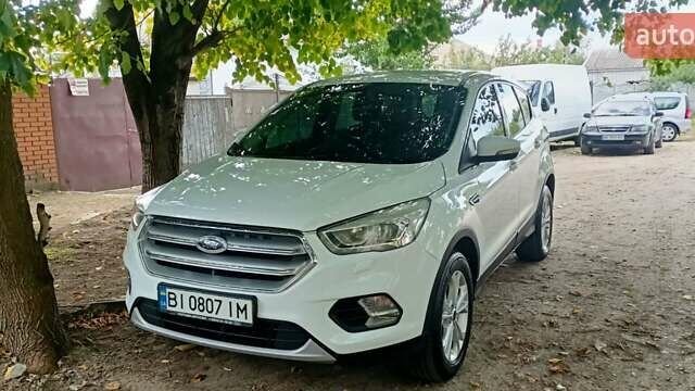Білий Форд Куга, об'ємом двигуна 1.5 л та пробігом 138 тис. км за 17000 $, фото 9 на Automoto.ua