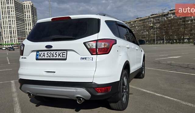 Білий Форд Куга, об'ємом двигуна 2 л та пробігом 180 тис. км за 18500 $, фото 39 на Automoto.ua