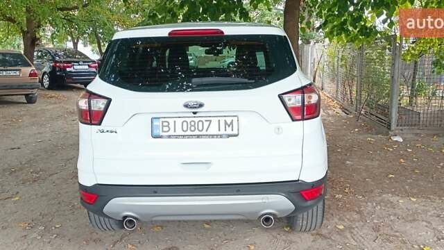 Білий Форд Куга, об'ємом двигуна 1.5 л та пробігом 138 тис. км за 17000 $, фото 2 на Automoto.ua