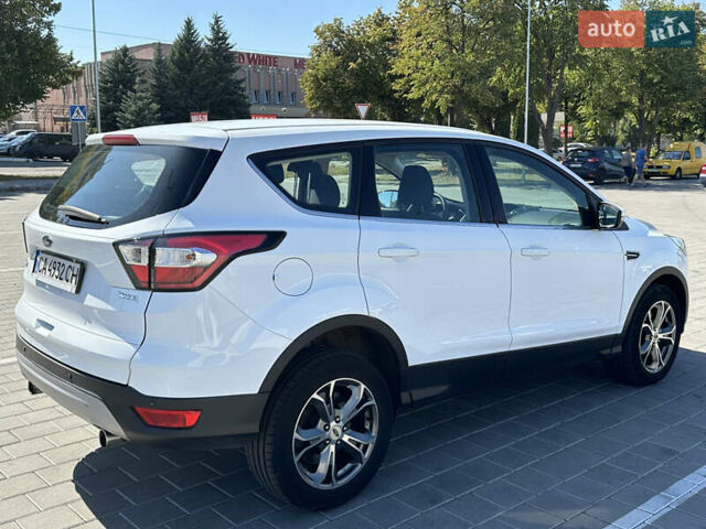 Білий Форд Куга, об'ємом двигуна 1.5 л та пробігом 80 тис. км за 16850 $, фото 3 на Automoto.ua