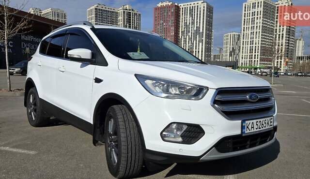 Білий Форд Куга, об'ємом двигуна 2 л та пробігом 180 тис. км за 18500 $, фото 6 на Automoto.ua