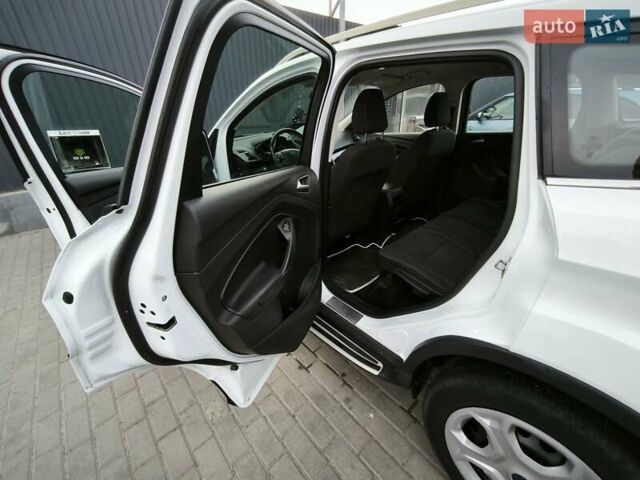 Белый Форд Куга, объемом двигателя 1.5 л и пробегом 180 тыс. км за 14400 $, фото 13 на Automoto.ua