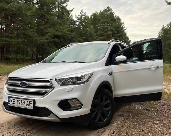 Форд Куга 2019 в Киеве на Automoto.ua Белый Форд Куга, объемом двигателя 1.5 л и пробегом 114 тыс. км за 18100 $, фото 7 на Automoto.ua
