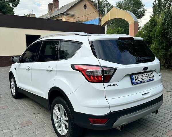Белый Форд Куга, объемом двигателя 1.5 л и пробегом 49 тыс. км за 18500 $, фото 6 на Automoto.ua