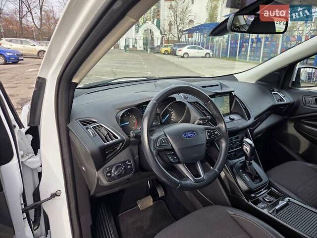 Белый Форд Куга, объемом двигателя 2 л и пробегом 134 тыс. км за 18950 $, фото 16 на Automoto.ua