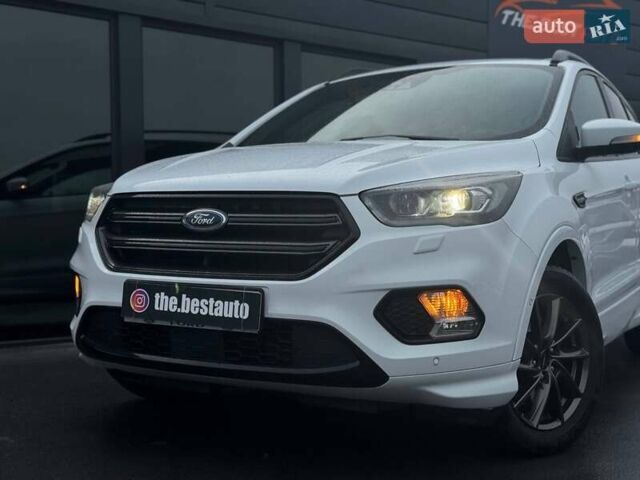Белый Форд Куга, объемом двигателя 2 л и пробегом 184 тыс. км за 18700 $, фото 3 на Automoto.ua