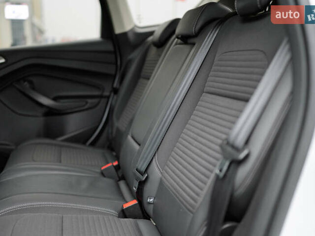 Белый Форд Куга, объемом двигателя 1.5 л и пробегом 82 тыс. км за 19500 $, фото 24 на Automoto.ua