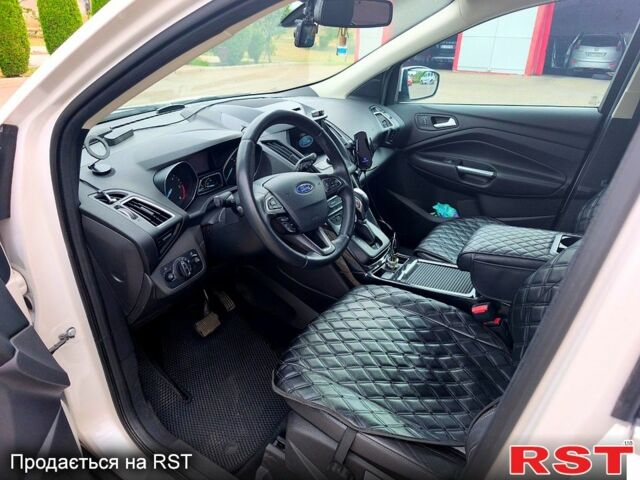 Форд Куга 2019 у Южноукраинске на Automoto.ua Білий Форд Куга, об'ємом двигуна 1.5 л та пробігом 75 тис. км за 17500 $, фото 11 на Automoto.ua