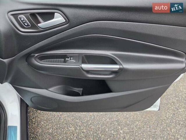 Форд Куга 2019 в Киеве на Automoto.ua Белый Форд Куга, объемом двигателя 2 л и пробегом 133 тыс. км за 19500 $, фото 23 на Automoto.ua