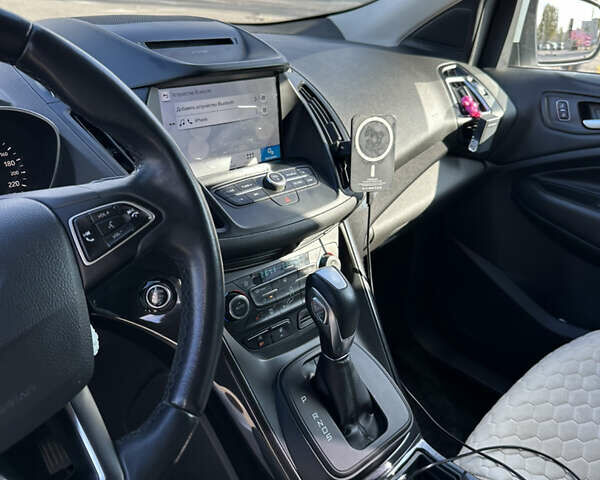 Белый Форд Куга, объемом двигателя 1.5 л и пробегом 110 тыс. км за 17000 $, фото 14 на Automoto.ua