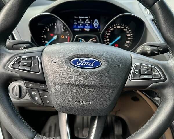 Белый Форд Куга, объемом двигателя 1.5 л и пробегом 49 тыс. км за 18500 $, фото 20 на Automoto.ua