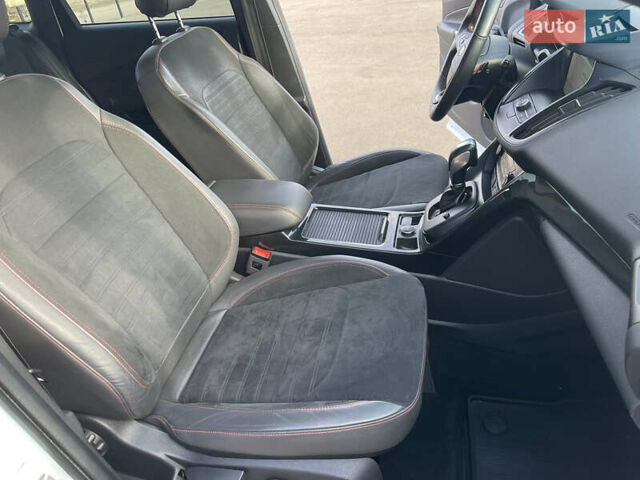 Білий Форд Куга, об'ємом двигуна 2 л та пробігом 248 тис. км за 17500 $, фото 29 на Automoto.ua