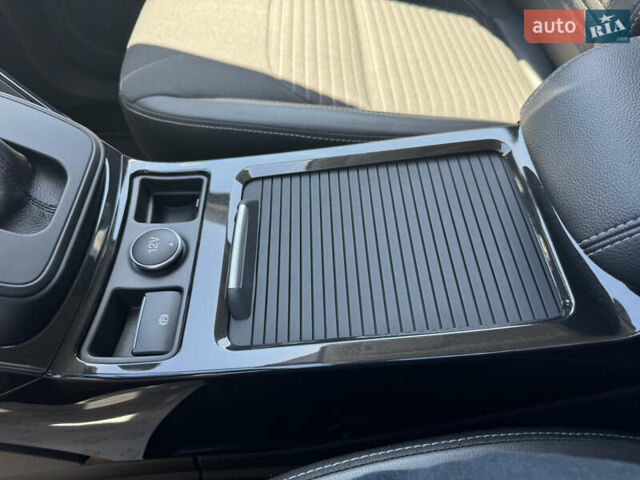 Белый Форд Куга, объемом двигателя 2 л и пробегом 104 тыс. км за 22990 $, фото 18 на Automoto.ua