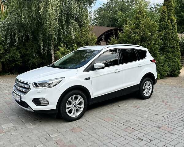 Белый Форд Куга, объемом двигателя 1.5 л и пробегом 49 тыс. км за 18900 $, фото 3 на Automoto.ua