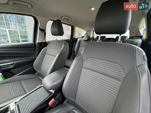 Белый Форд Куга, объемом двигателя 1.5 л и пробегом 91 тыс. км за 17500 $, фото 24 на Automoto.ua