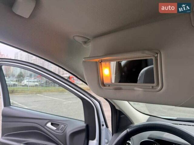 Белый Форд Куга, объемом двигателя 1.5 л и пробегом 91 тыс. км за 17500 $, фото 41 на Automoto.ua