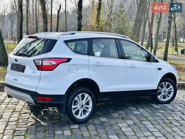 Білий Форд Куга, об'ємом двигуна 2 л та пробігом 140 тис. км за 18500 $, фото 29 на Automoto.ua