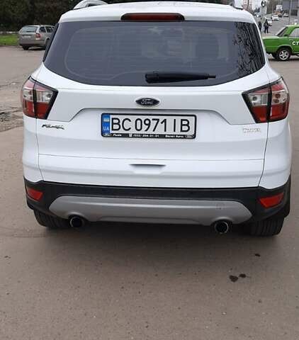 Белый Форд Куга, объемом двигателя 1.5 л и пробегом 35 тыс. км за 19500 $, фото 11 на Automoto.ua