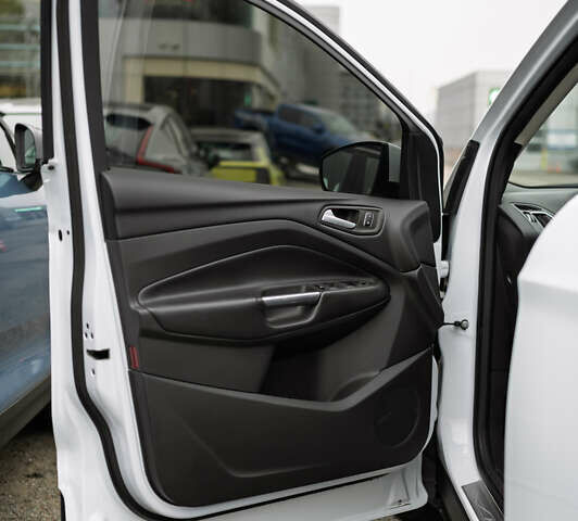 Белый Форд Куга, объемом двигателя 1.5 л и пробегом 82 тыс. км за 19500 $, фото 16 на Automoto.ua