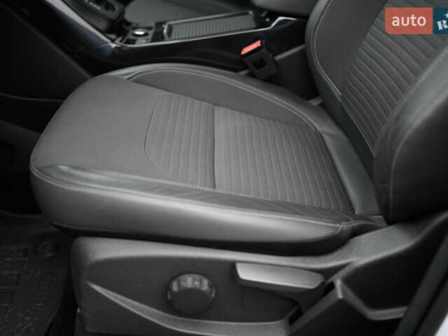 Белый Форд Куга, объемом двигателя 1.5 л и пробегом 82 тыс. км за 19500 $, фото 34 на Automoto.ua