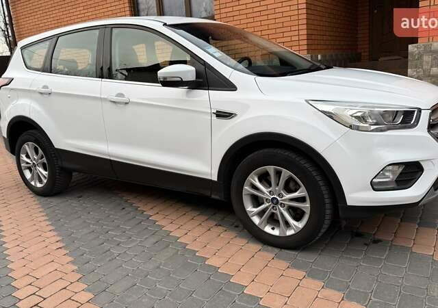 Білий Форд Куга, об'ємом двигуна 2 л та пробігом 187 тис. км за 16963 $, фото 1 на Automoto.ua