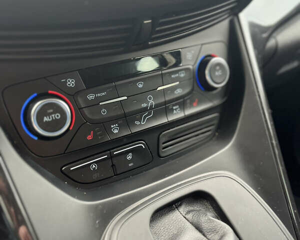 Белый Форд Куга, объемом двигателя 2 л и пробегом 112 тыс. км за 19900 $, фото 5 на Automoto.ua