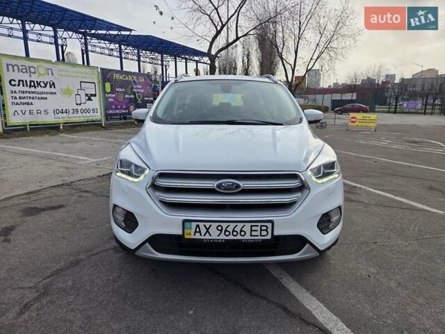 Белый Форд Куга, объемом двигателя 2 л и пробегом 134 тыс. км за 18950 $, фото 7 на Automoto.ua