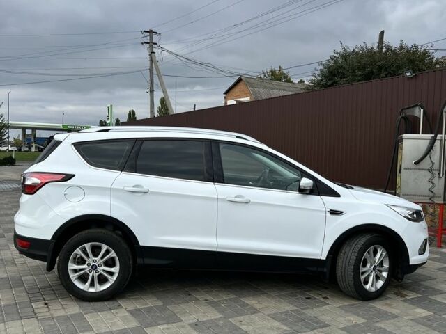 Білий Форд Куга, об'ємом двигуна 1.5 л та пробігом 20 тис. км за 22000 $, фото 6 на Automoto.ua