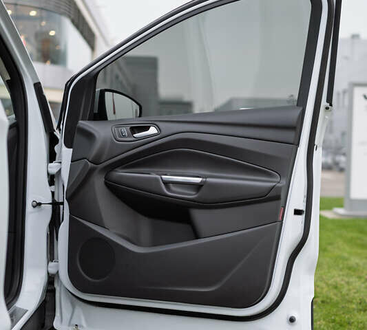 Белый Форд Куга, объемом двигателя 1.5 л и пробегом 82 тыс. км за 19500 $, фото 20 на Automoto.ua