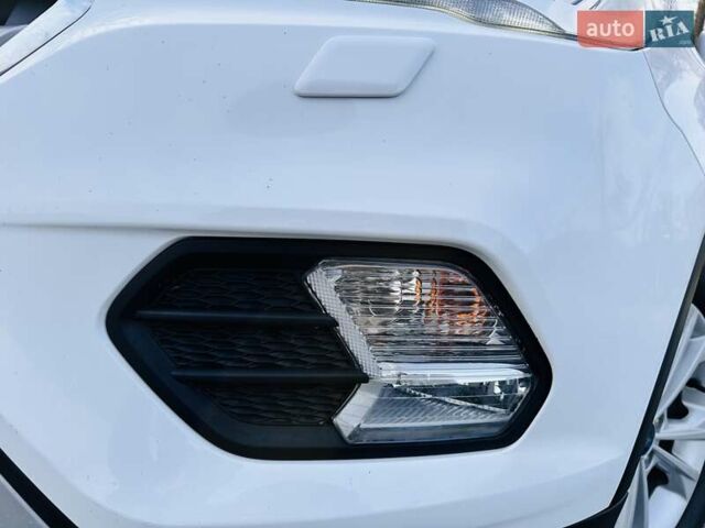 Білий Форд Куга, об'ємом двигуна 2 л та пробігом 140 тис. км за 18500 $, фото 17 на Automoto.ua