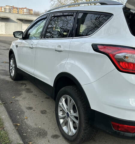 Белый Форд Куга, объемом двигателя 1.5 л и пробегом 102 тыс. км за 19500 $, фото 37 на Automoto.ua