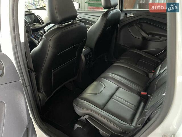 Белый Форд Куга, объемом двигателя 2 л и пробегом 197 тыс. км за 17200 $, фото 7 на Automoto.ua