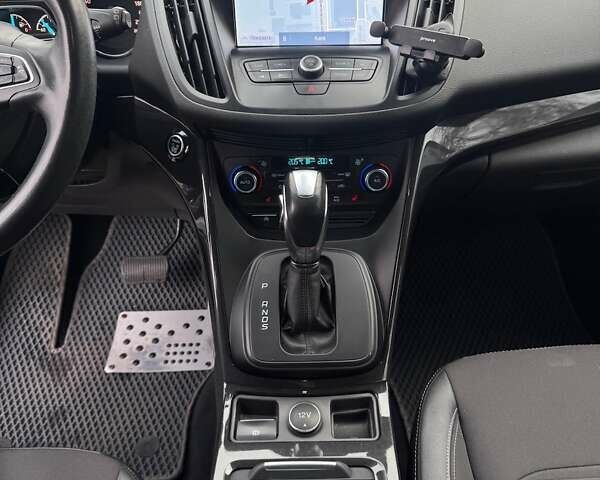 Белый Форд Куга, объемом двигателя 1.5 л и пробегом 91 тыс. км за 17500 $, фото 32 на Automoto.ua