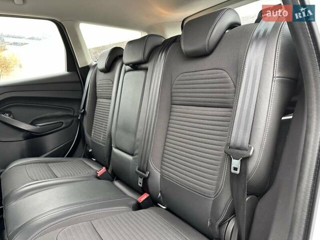 Белый Форд Куга, объемом двигателя 2 л и пробегом 70 тыс. км за 20500 $, фото 37 на Automoto.ua