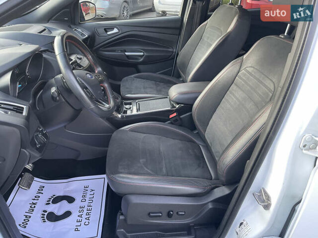 Білий Форд Куга, об'ємом двигуна 2 л та пробігом 248 тис. км за 17500 $, фото 17 на Automoto.ua