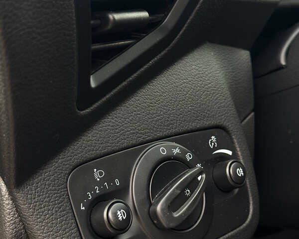 Білий Форд Куга, об'ємом двигуна 1.5 л та пробігом 125 тис. км за 14500 $, фото 26 на Automoto.ua