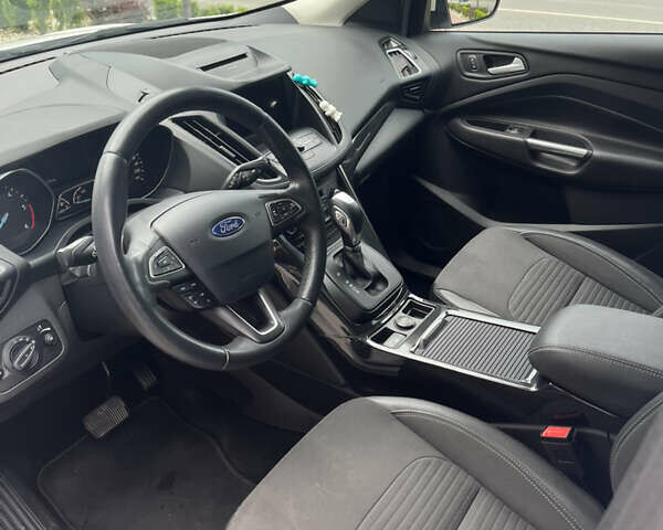 Белый Форд Куга, объемом двигателя 2 л и пробегом 112 тыс. км за 19900 $, фото 7 на Automoto.ua