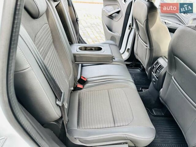 Білий Форд Куга, об'ємом двигуна 2 л та пробігом 140 тис. км за 18500 $, фото 67 на Automoto.ua