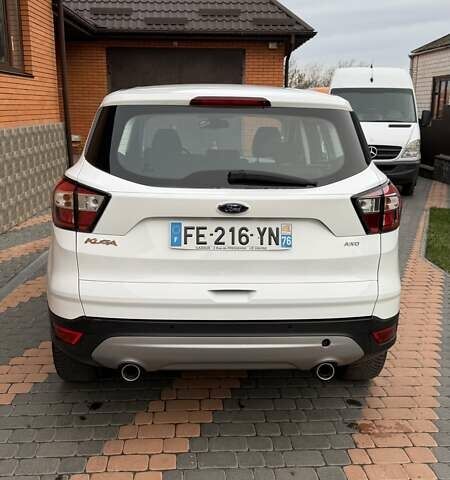 Білий Форд Куга, об'ємом двигуна 2 л та пробігом 187 тис. км за 16963 $, фото 5 на Automoto.ua