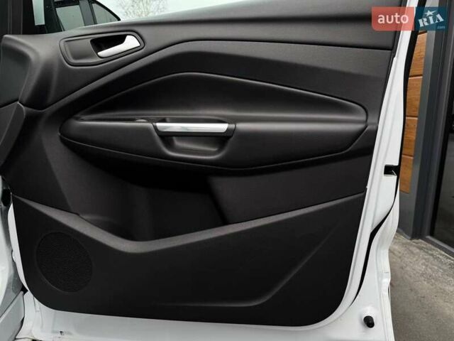 Белый Форд Куга, объемом двигателя 2 л и пробегом 184 тыс. км за 18700 $, фото 65 на Automoto.ua