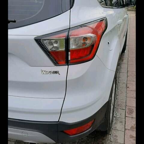 Белый Форд Куга, объемом двигателя 1.5 л и пробегом 35 тыс. км за 19500 $, фото 2 на Automoto.ua