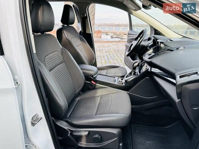 Білий Форд Куга, об'ємом двигуна 2 л та пробігом 140 тис. км за 18500 $, фото 81 на Automoto.ua